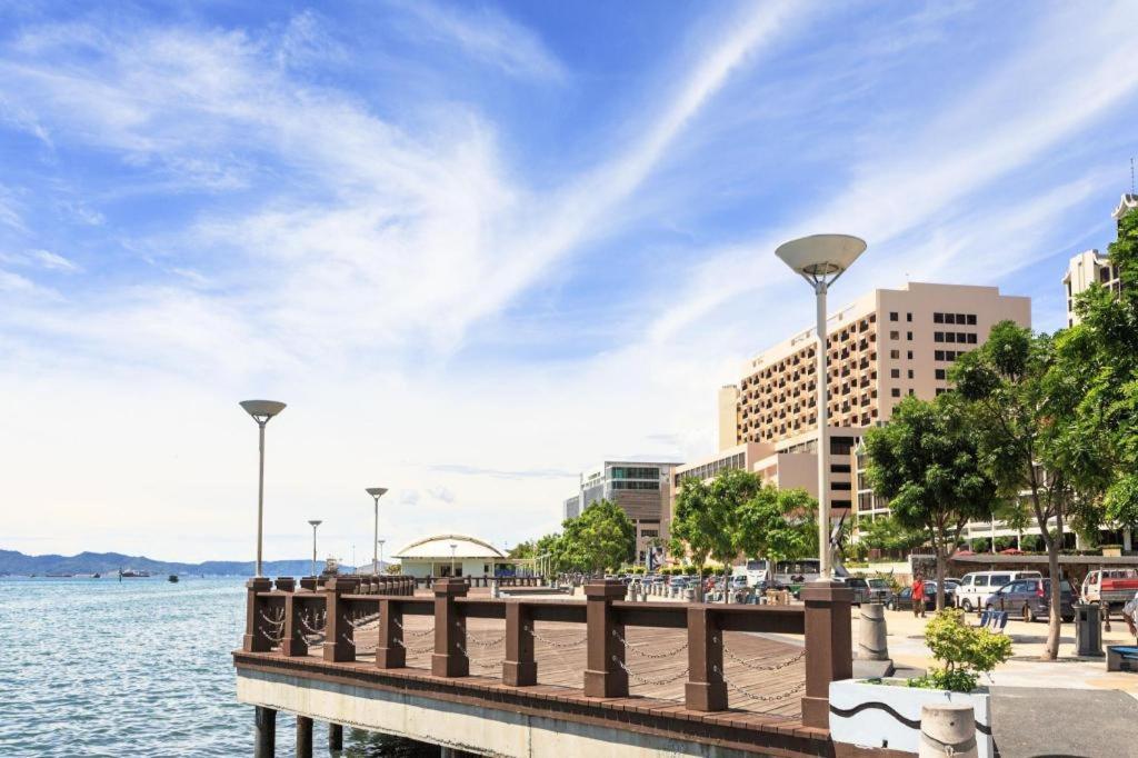 Cathay Hotel Kota Kinabalu Exterior photo