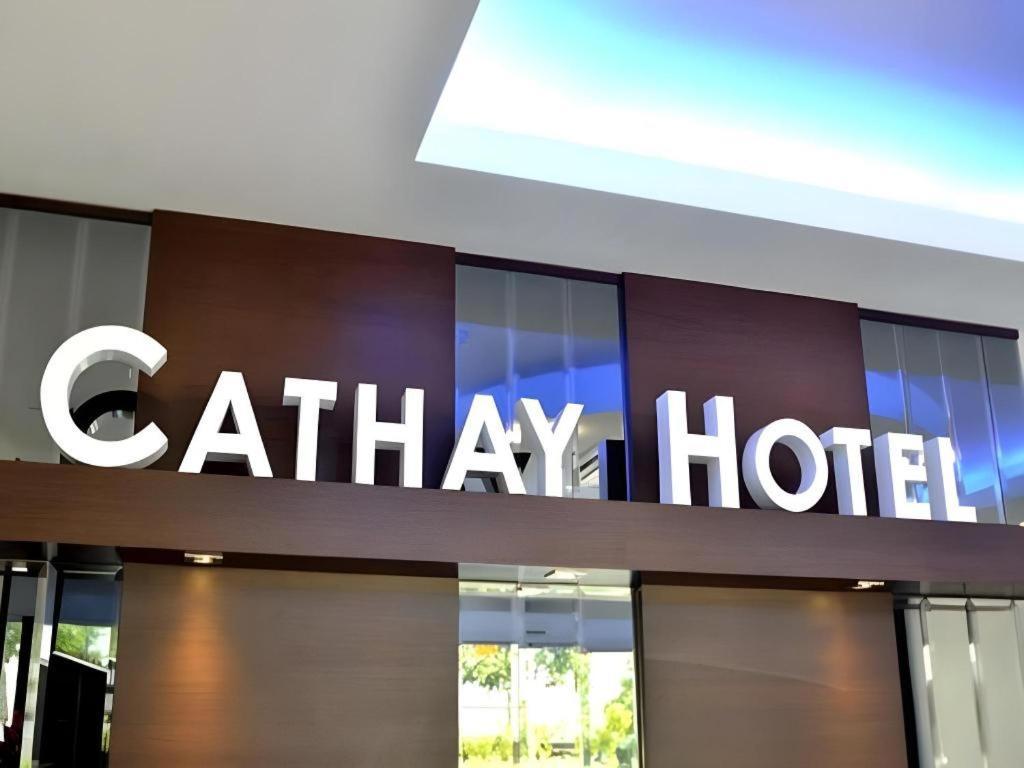 Cathay Hotel Kota Kinabalu Exterior photo