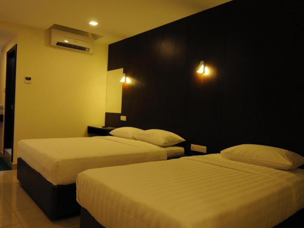 Cathay Hotel Kota Kinabalu Exterior photo
