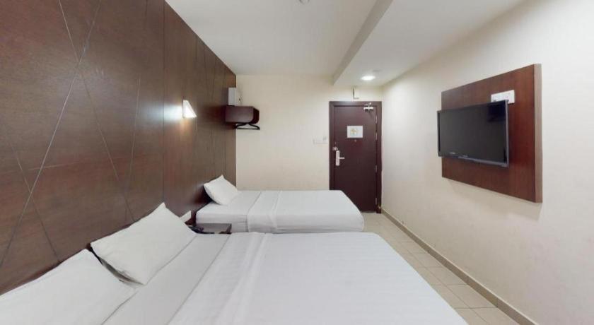 Cathay Hotel Kota Kinabalu Exterior photo