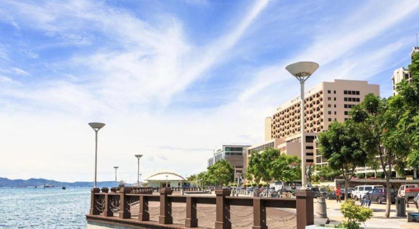 Cathay Hotel Kota Kinabalu Exterior photo